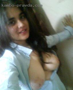 horny nude girl in town